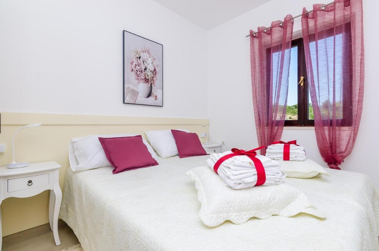 Apartments Melany Slano Bagian luar foto