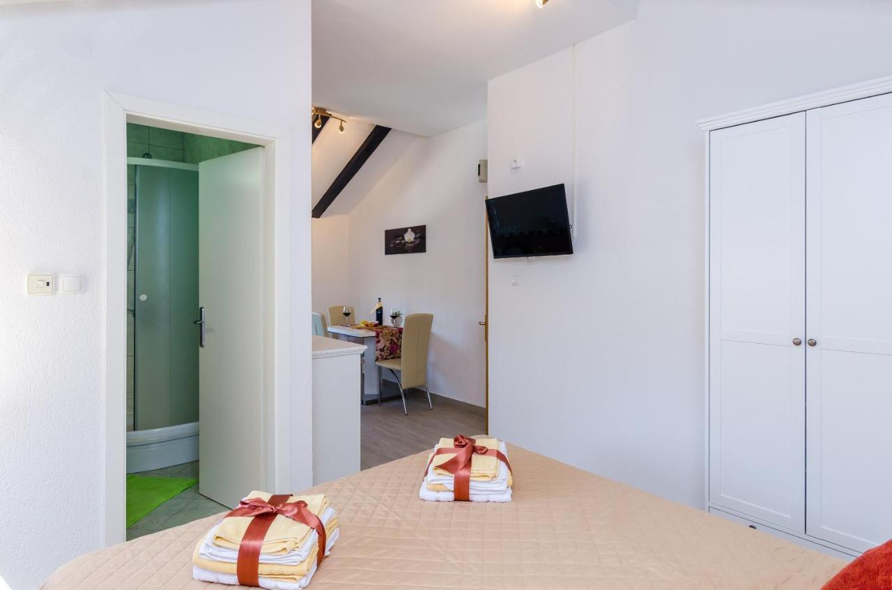 Apartments Melany Slano Bagian luar foto